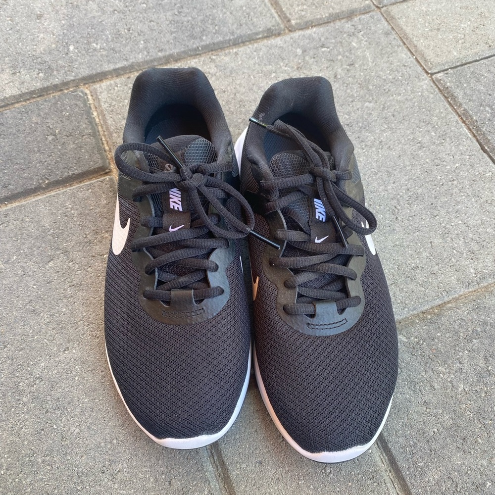 Women’s Nike athletic shoes